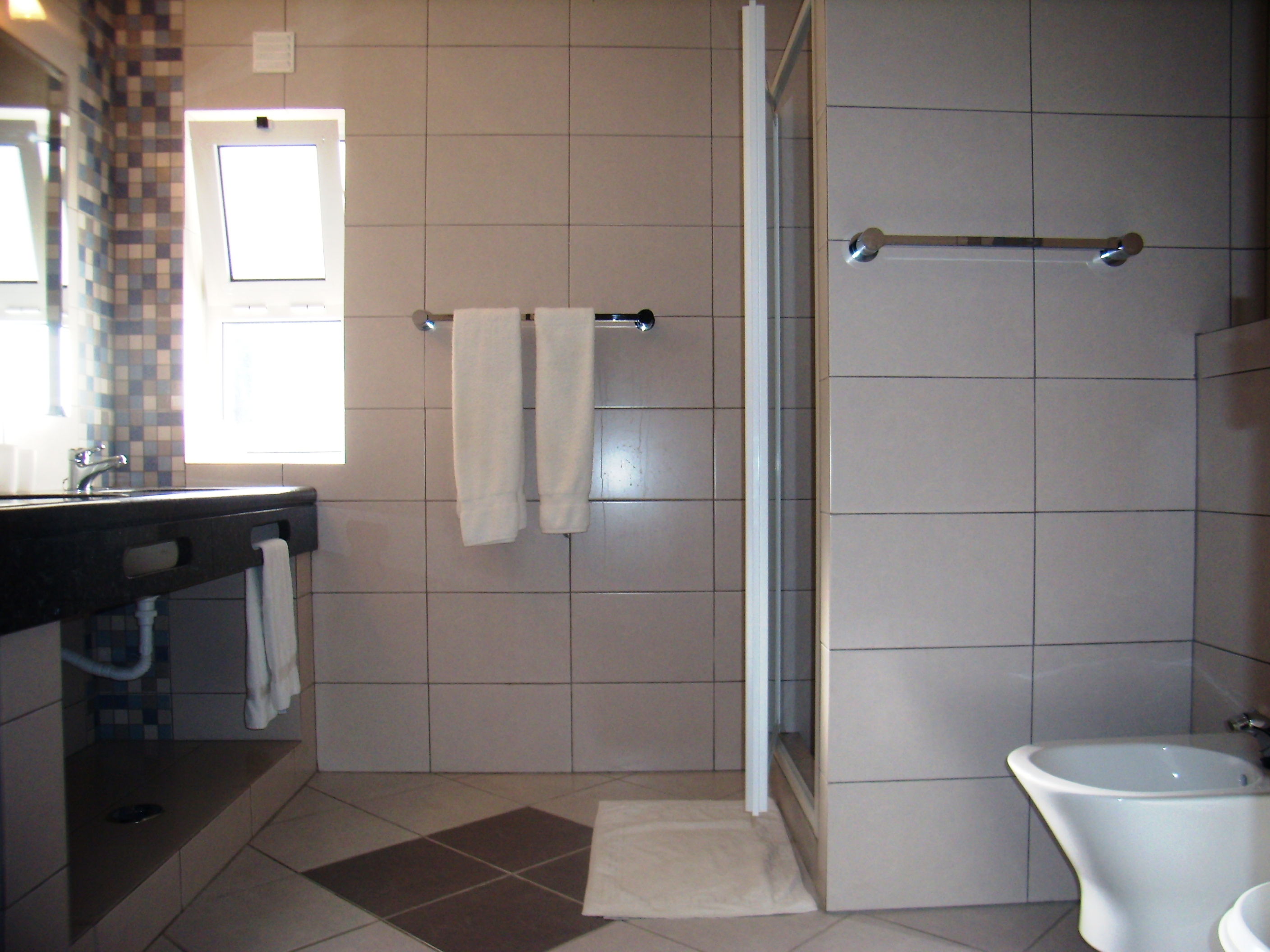 Badkamer wasmachine oplossing: oplossing gevraagd voor plaatsen ...